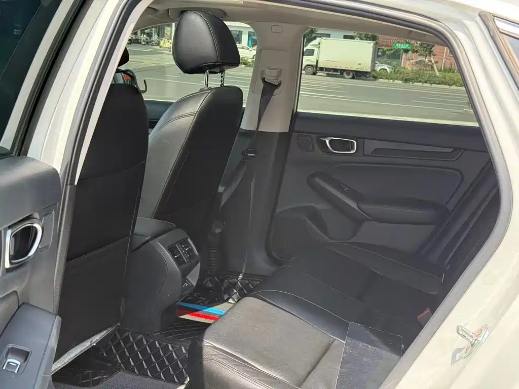 Integra 240 TURBO CVT Leading