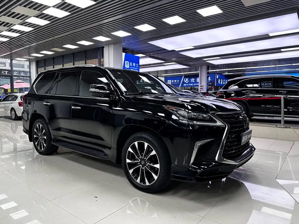 Lexus LX 570 Canada Spec