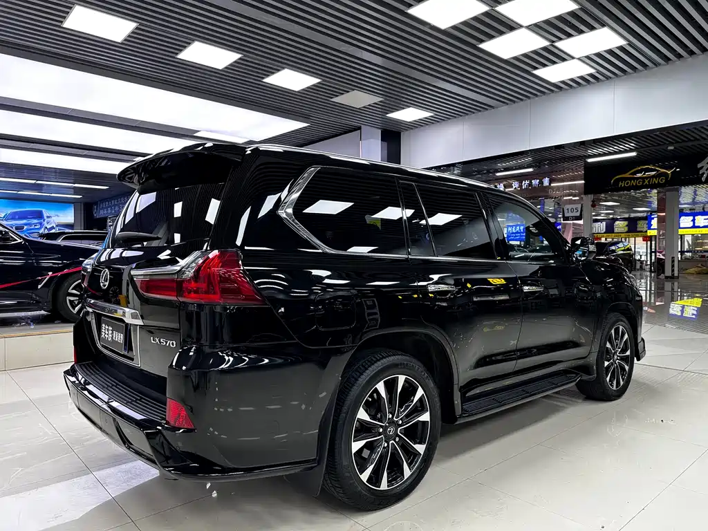 Lexus LX 570 Canada Spec