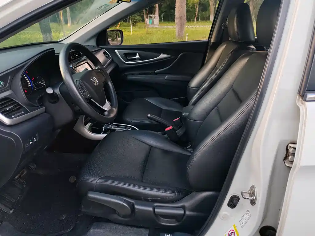 Crider 1.8 L CVT Luxury Special