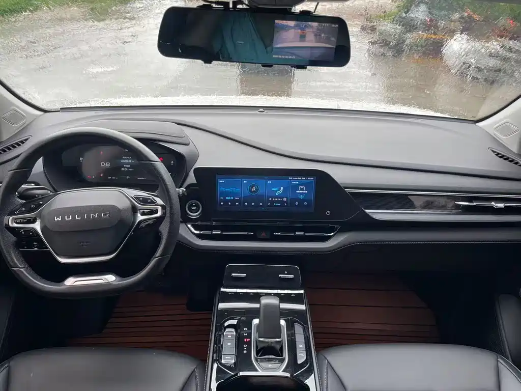 Wuling Victory 五菱凯捷 2020款 1.5 T CVT旗舰型头等舱
