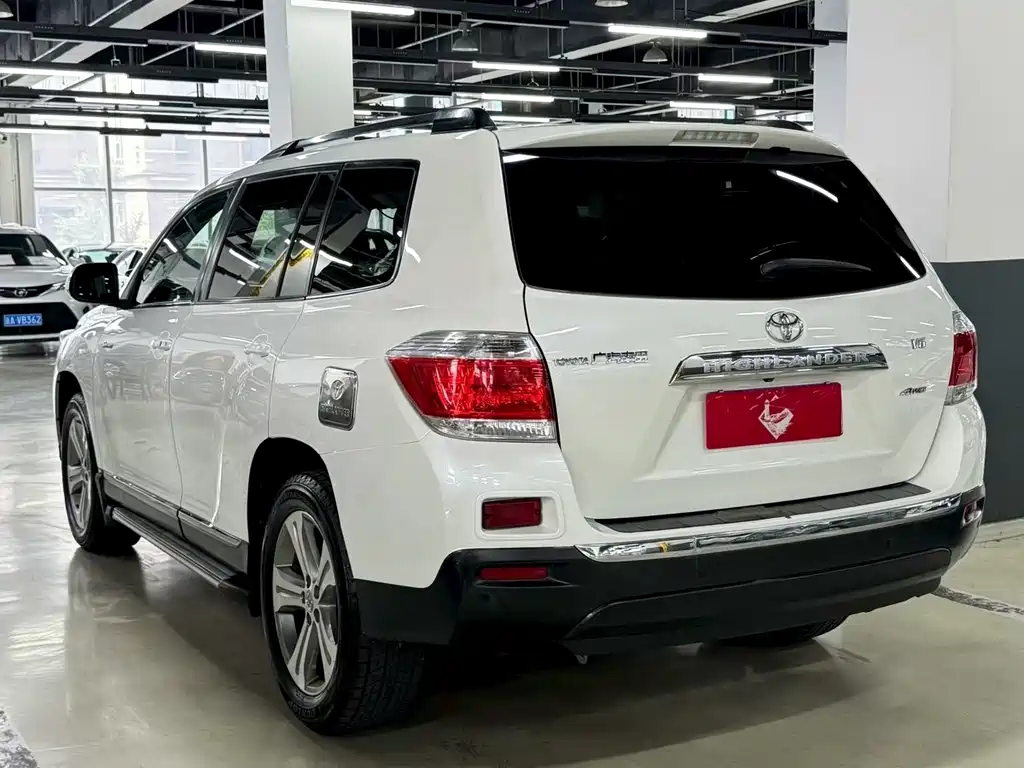Highlander 2.7 L 2 WD 5-seat Sport