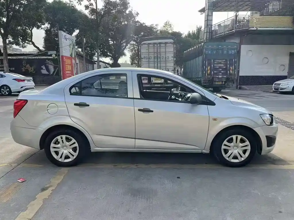 Aveo Sedan 1.4 L AT SL