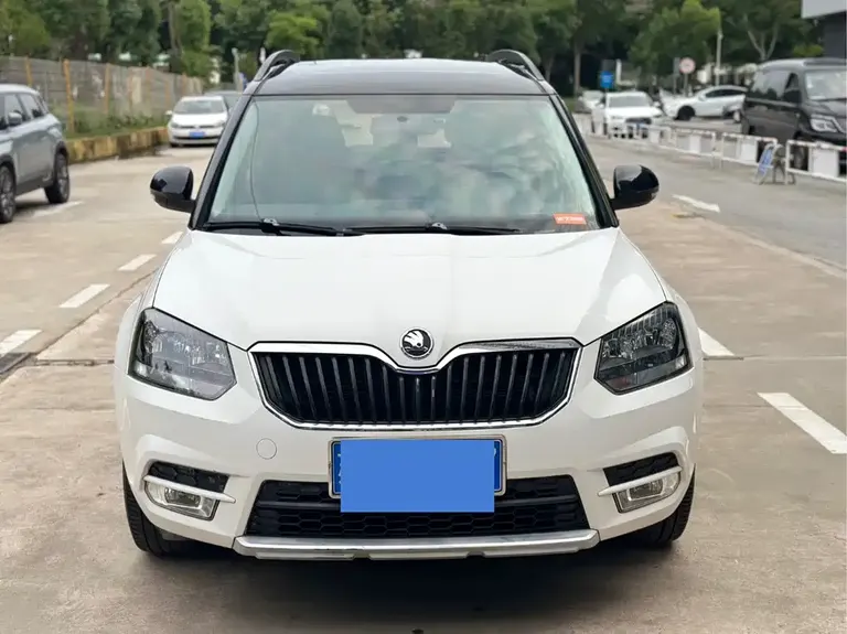 Skoda Yeti TSI280 DSG Forward