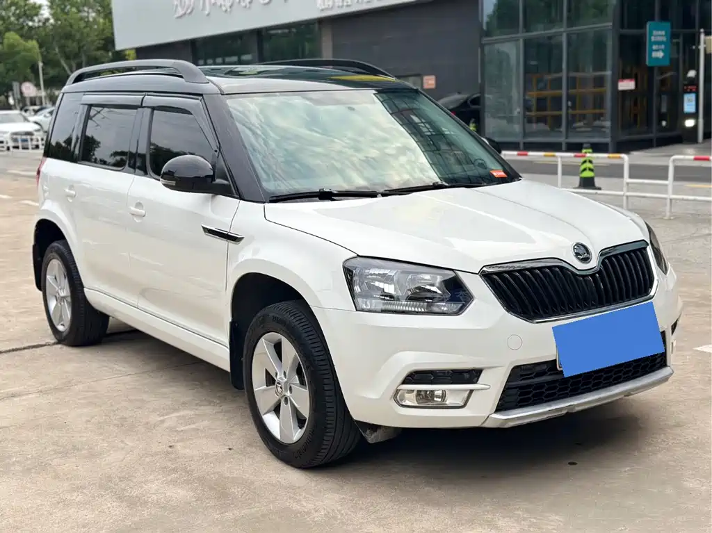 Yeti TSI280 DSG Forward