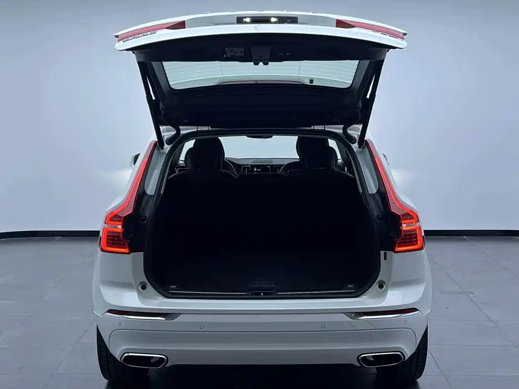 Volvo XC60 T5 4 WD Smart Grace Luxury