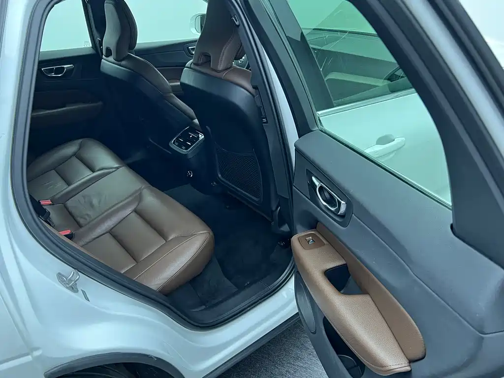 Volvo XC60 T5 4 WD Smart Grace Luxury