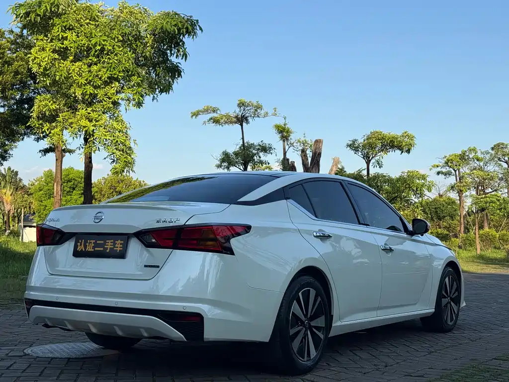 Teana 2.0 L XL Comfort