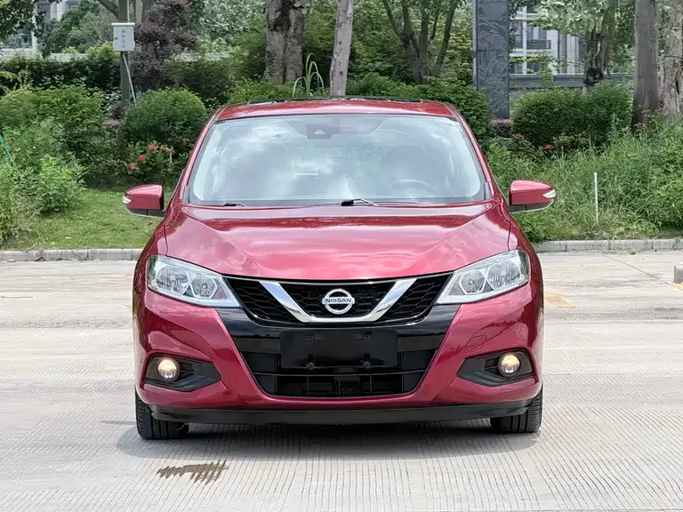 Nissan Tiida 1.6 L CVT Smart Travel