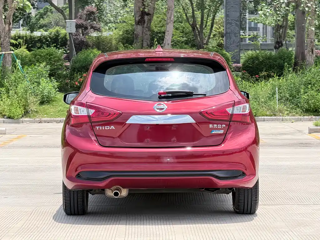 Tiida 1.6 L CVT Smart Travel