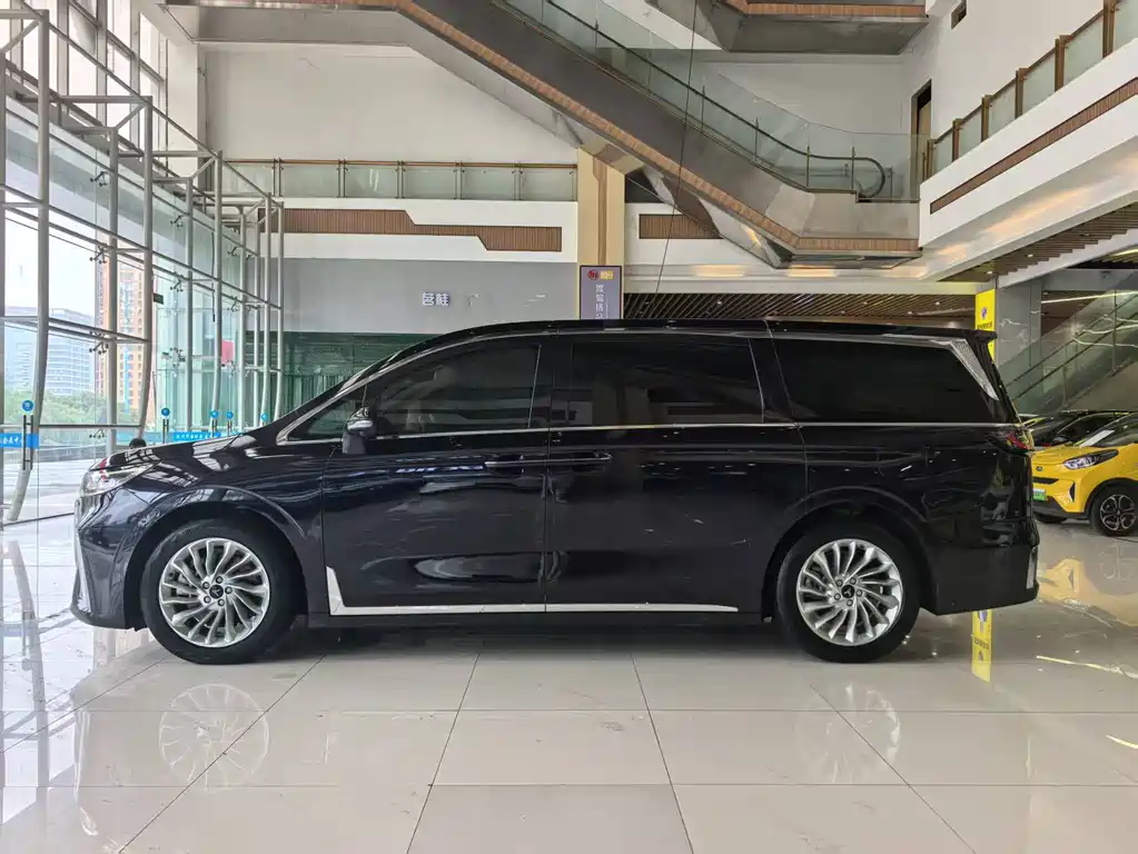 Voyah Dreamer Low Carbon Dream + Smart Drive Package
