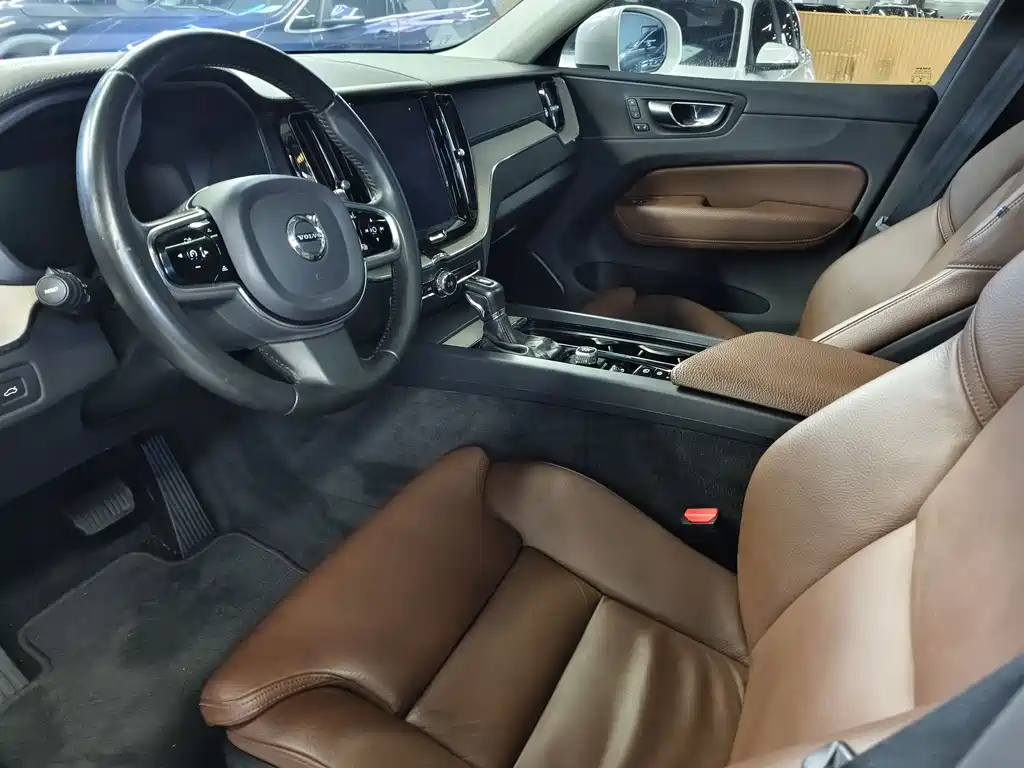 Volvo XC60 T5 4 WD Smart Vision Luxury