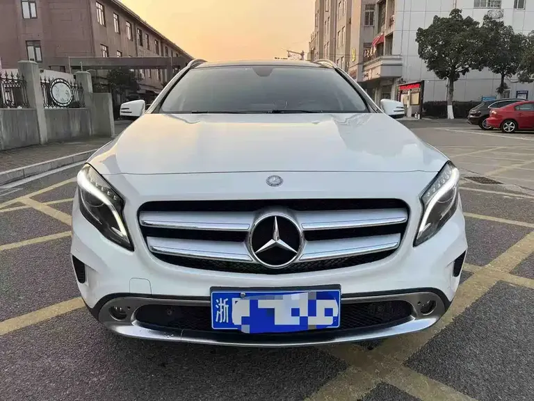 Mercedes-Benz GLA GLA 200 Fashion