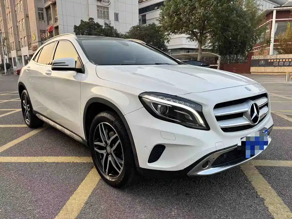 Mercedes-Benz GLA GLA 200 Fashion