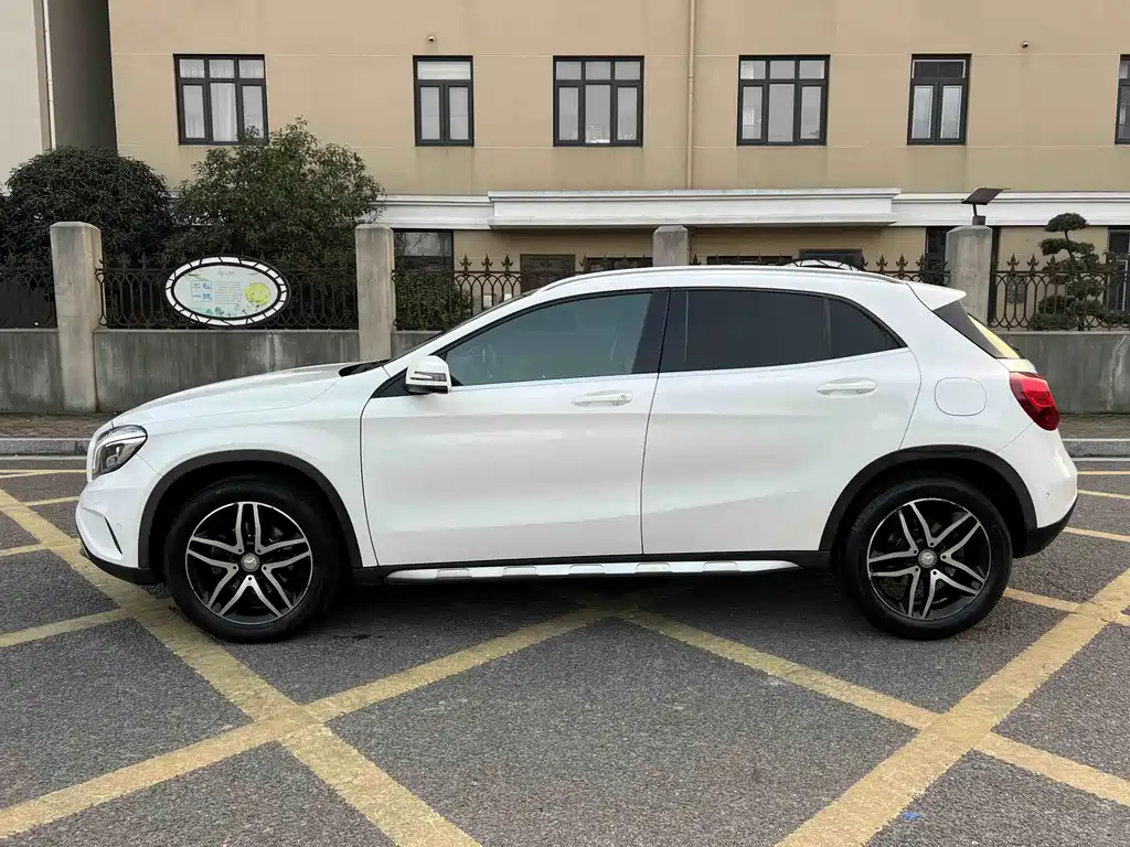 Mercedes-Benz GLA GLA 200 Fashion