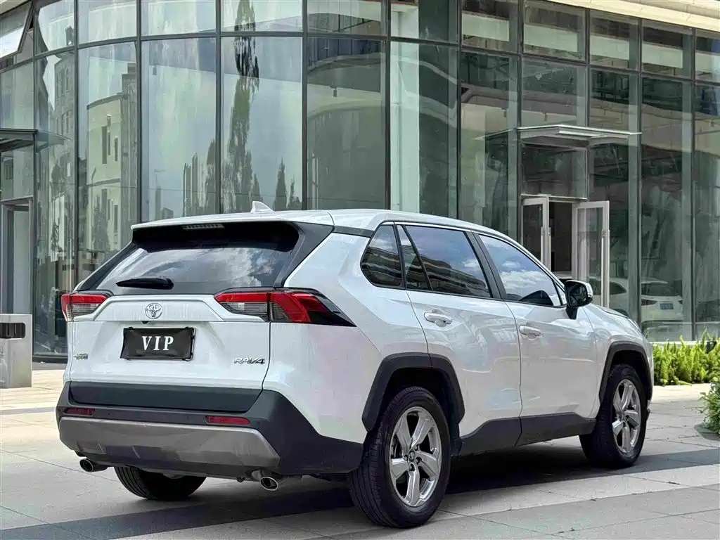 RAV4 2.0 L CVT 2 WD Style PLUS