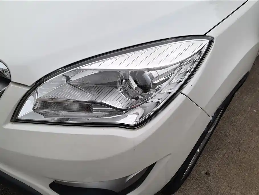 Changan CS35 1.6 L Auto Luxury Navigation CN-IV