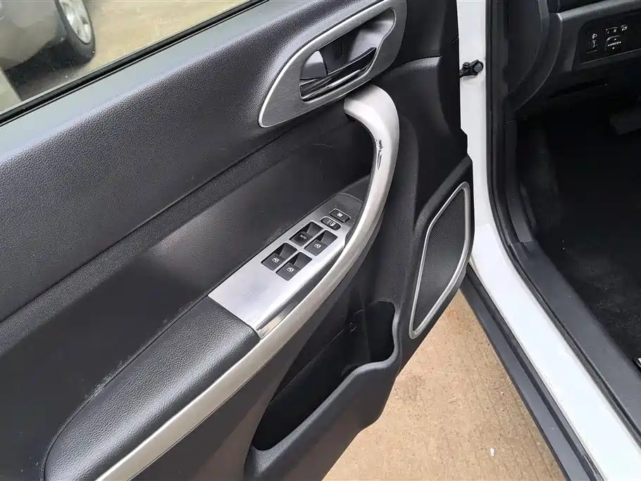 Changan CS35 1.6 L Auto Luxury Navigation CN-IV