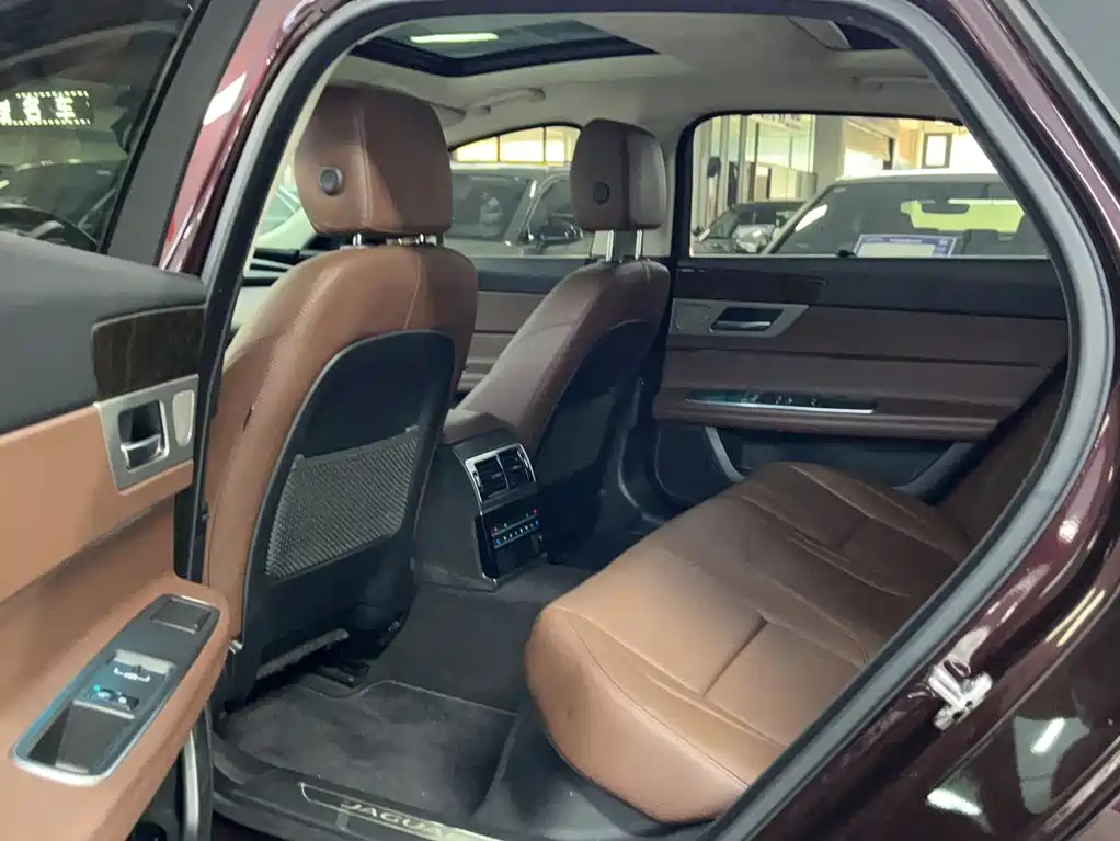 Jaguar XFL XFL 2.0 T 250 PS Luxury