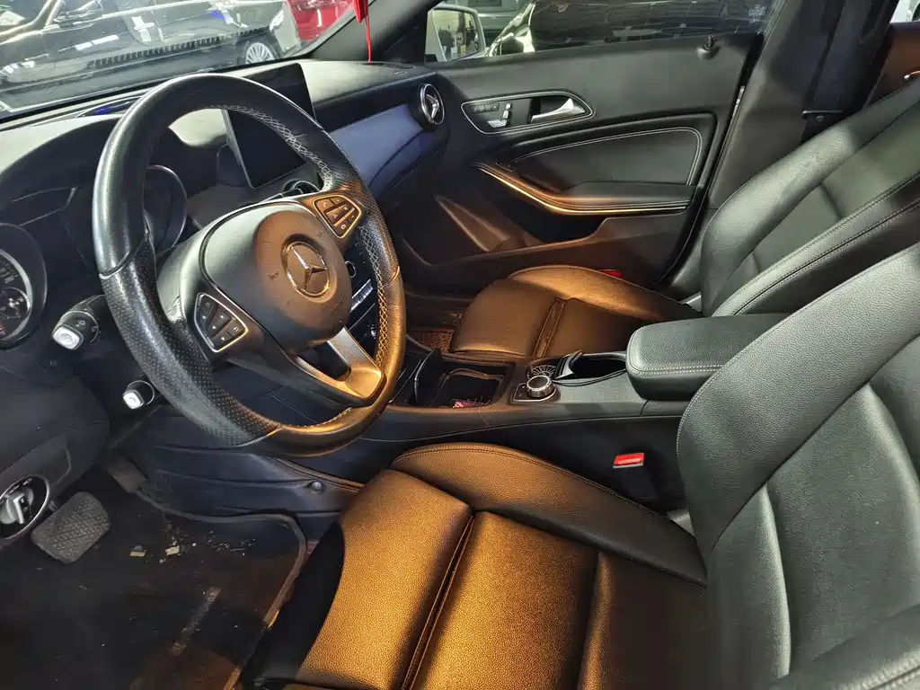 Mercedes-Benz CLA (Import) Facelift CLA 200 Fashion