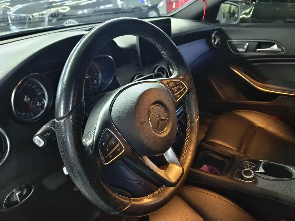 Mercedes-Benz CLA (Import) Facelift CLA 200 Fashion