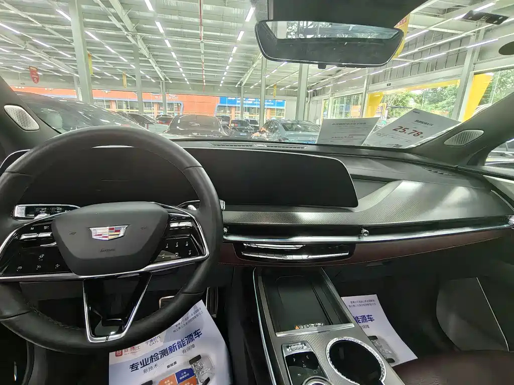 Cadillac XT5 2.0 T Platinum