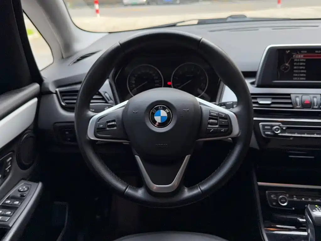 BMW 2 Series Tourer (Import) 218 i Leading