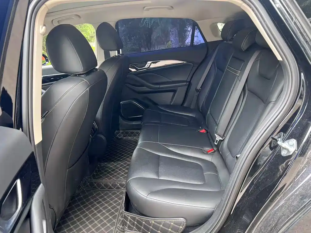 Besturn B70 3 rd Gen 1.5 T Auto Pleasure 70 Anniversary