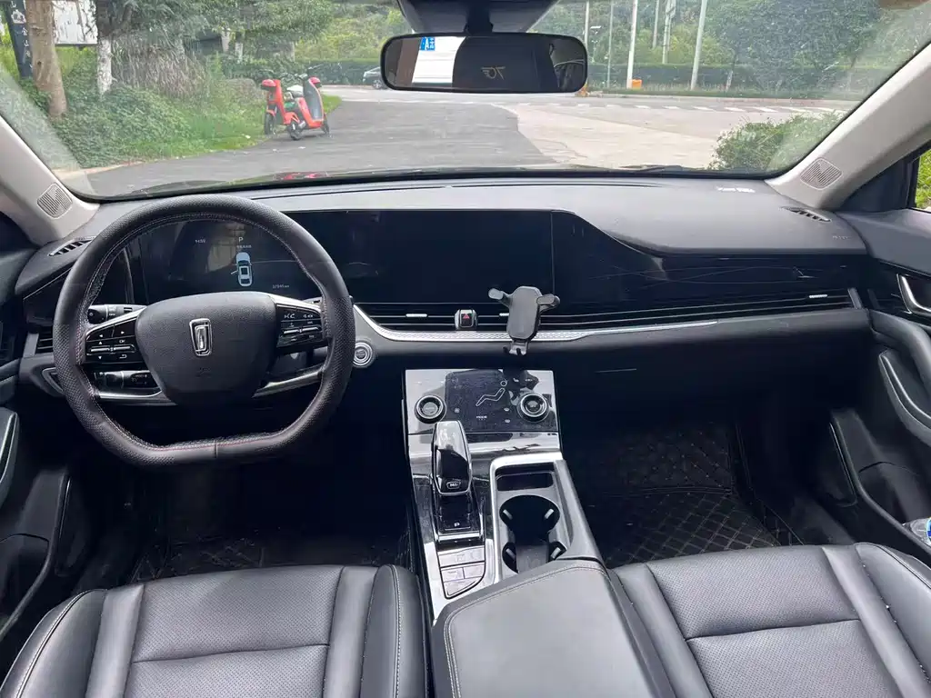 Besturn B70 3 rd Gen 1.5 T Auto Pleasure 70 Anniversary