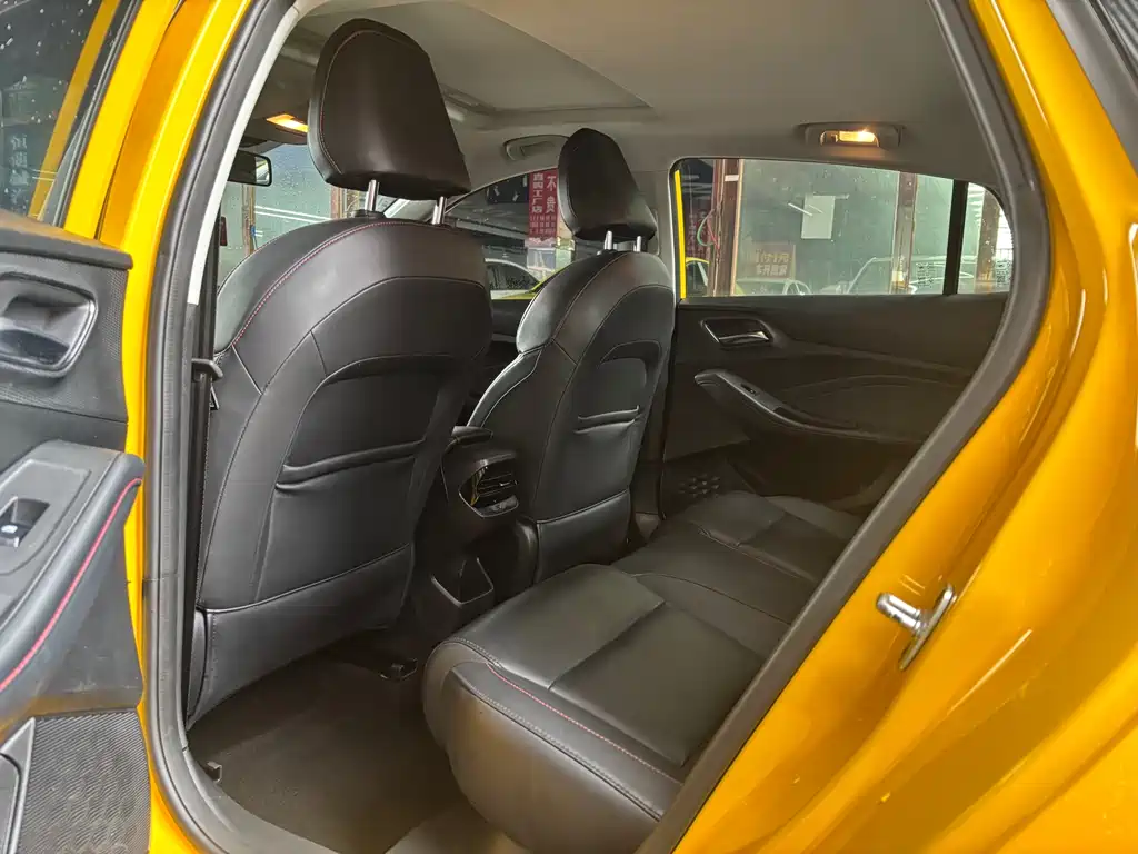 MG5 180 DVVT CVT Youth Luxury