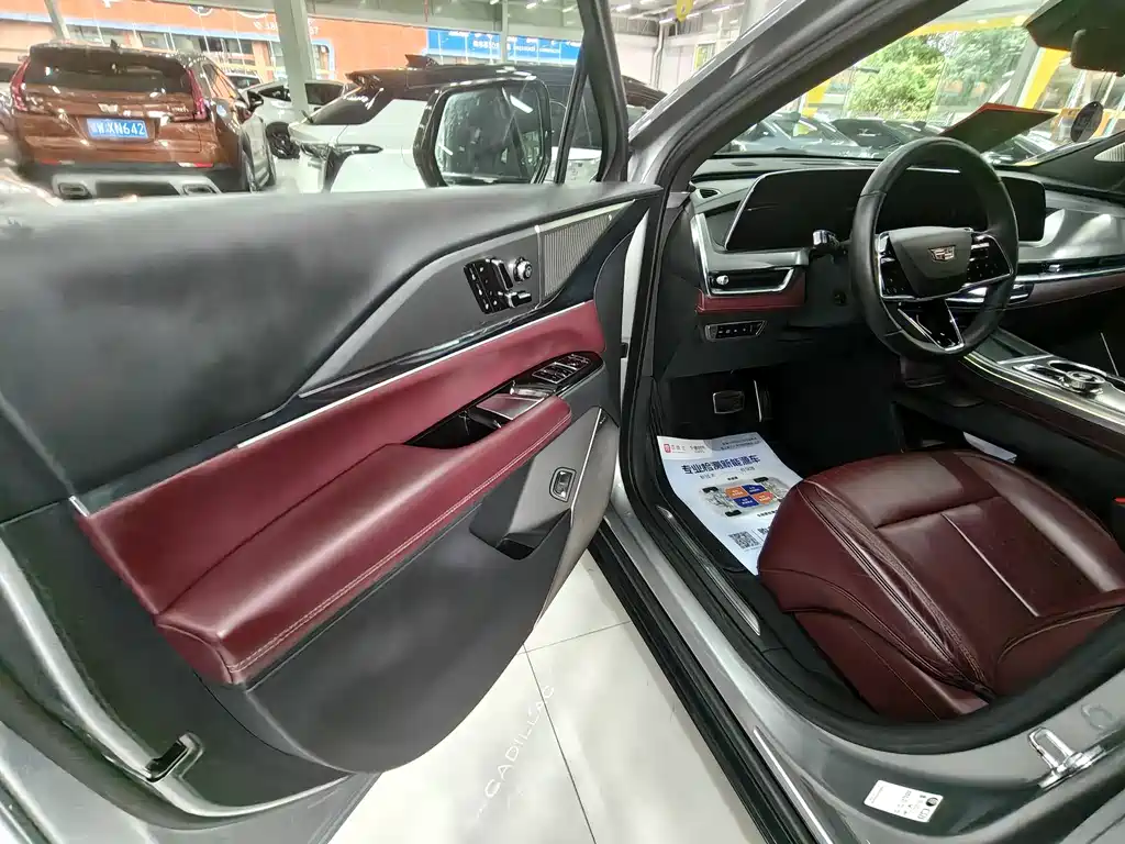 Cadillac XT5 2.0 T Platinum