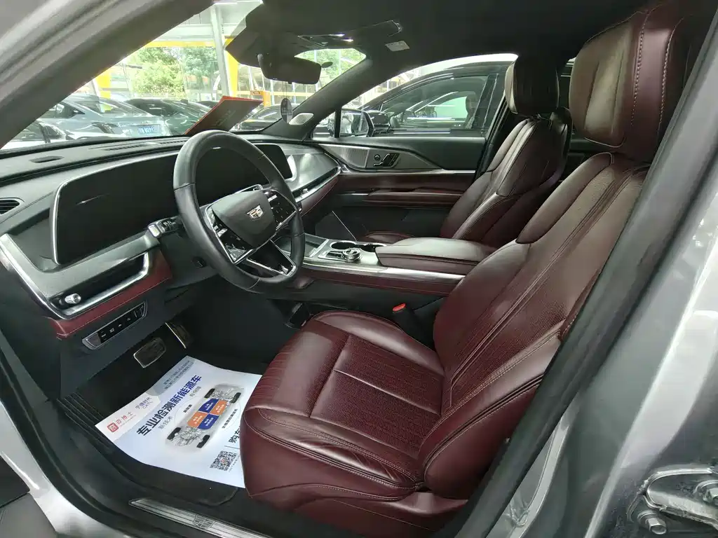 Cadillac XT5 2.0 T Platinum