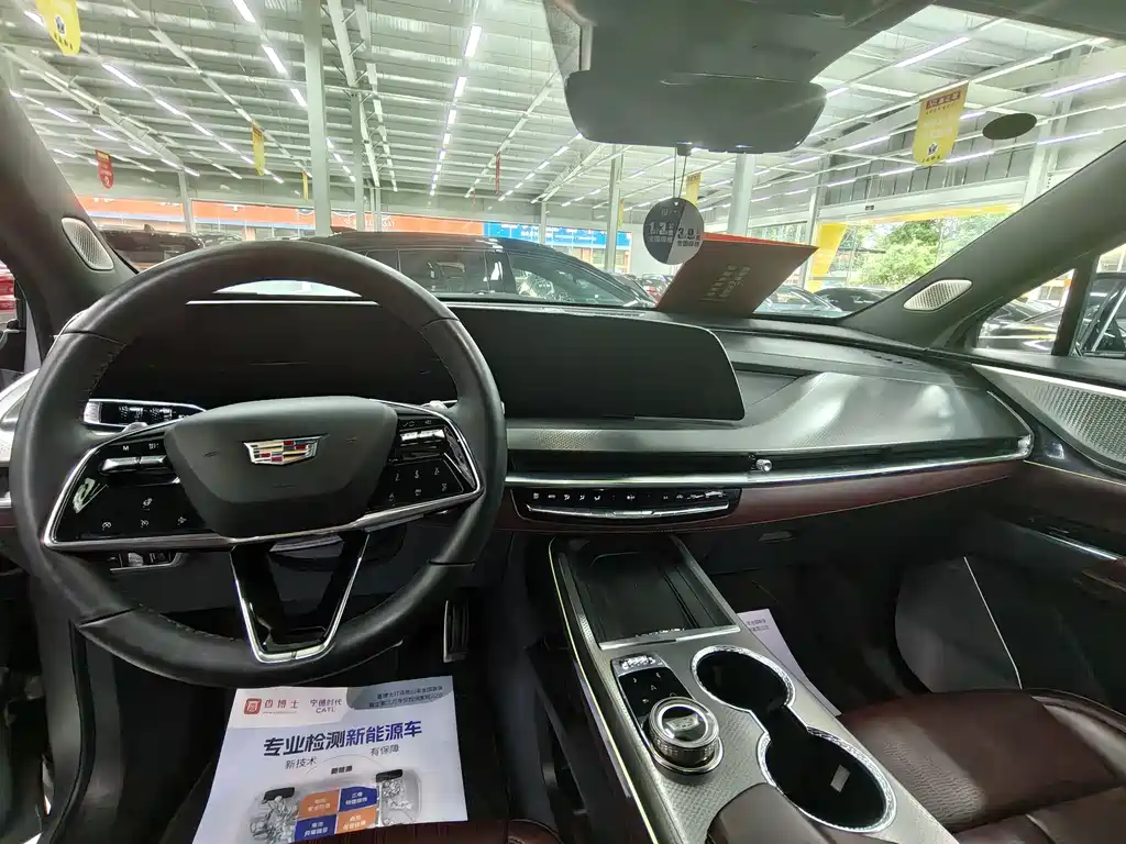 Cadillac XT5 2.0 T Platinum