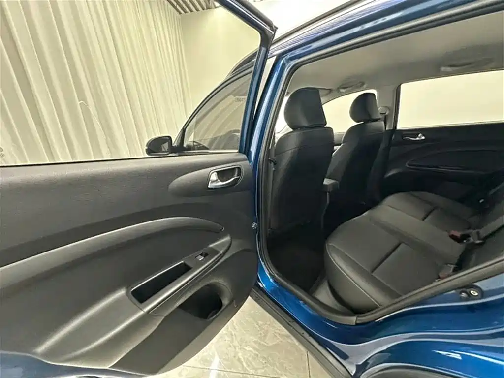 Stonic 1.4 L CVT Fun Enjoyment