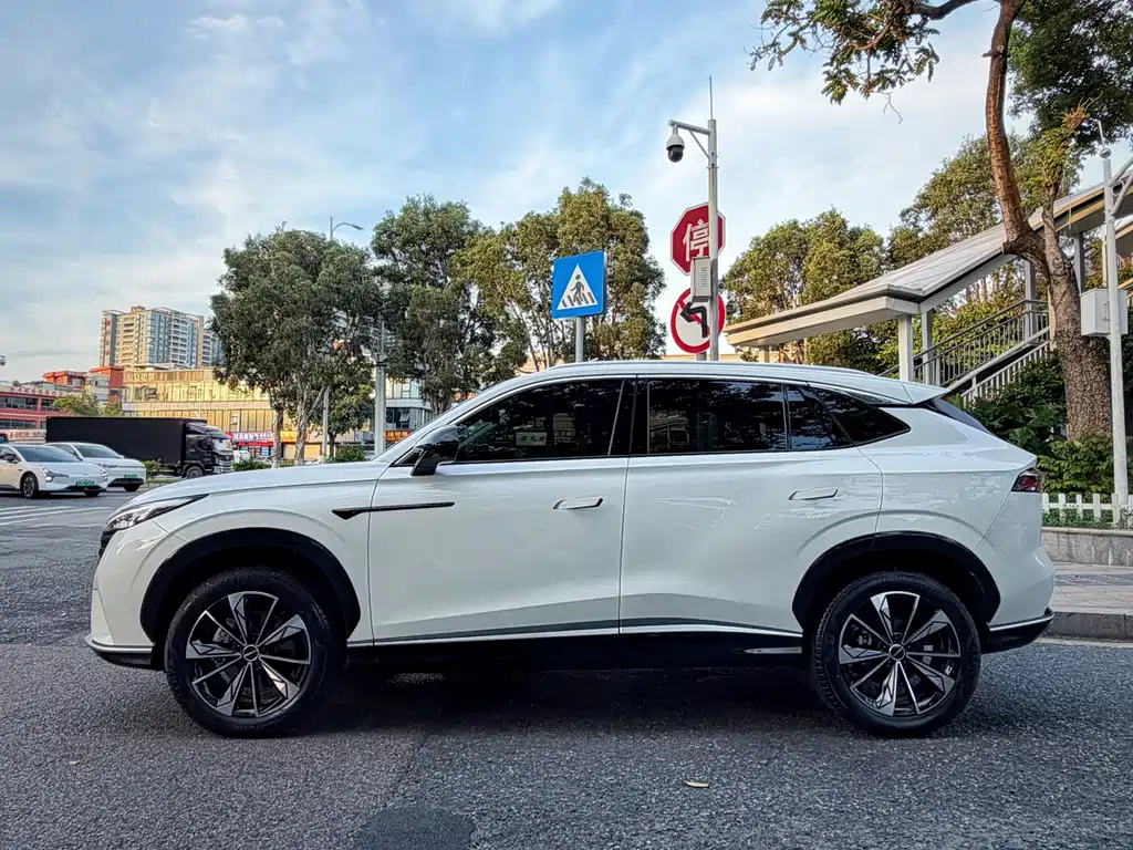 Roewe RX5 1.5 T Superior