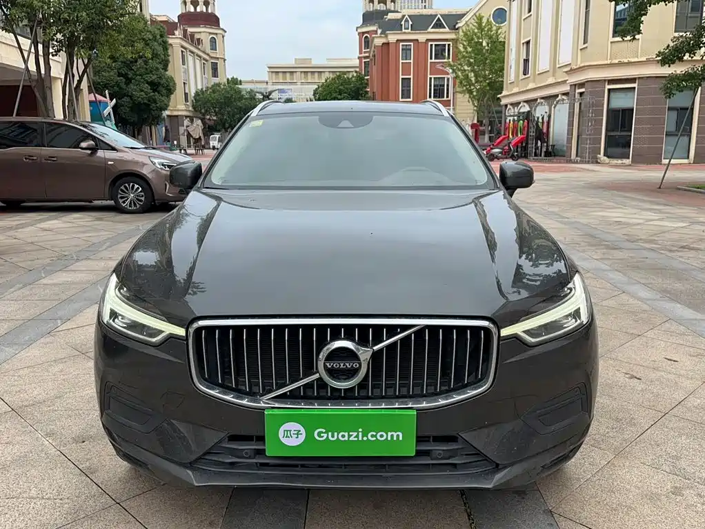 Volvo XC60 T5 4 WD Smart Ease CN-V