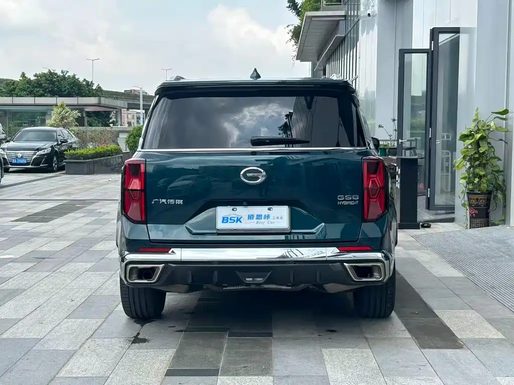 GAC Trumpchi GS8 Dual Engine Series 2.0 TM 2 WD Distinguished
