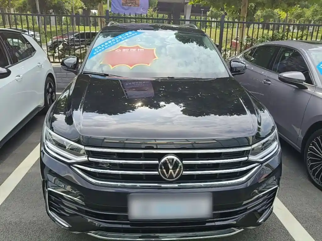 Tiguan L Outstanding 330 TSI Auto 2 WD R-Line Dragon Shine