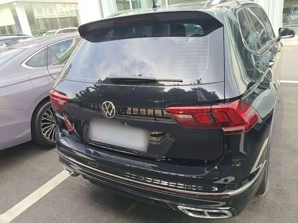 Tiguan L Outstanding 330 TSI Auto 2 WD R-Line Dragon Shine