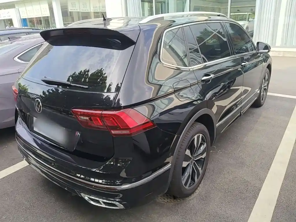 Tiguan L Outstanding 330 TSI Auto 2 WD R-Line Dragon Shine