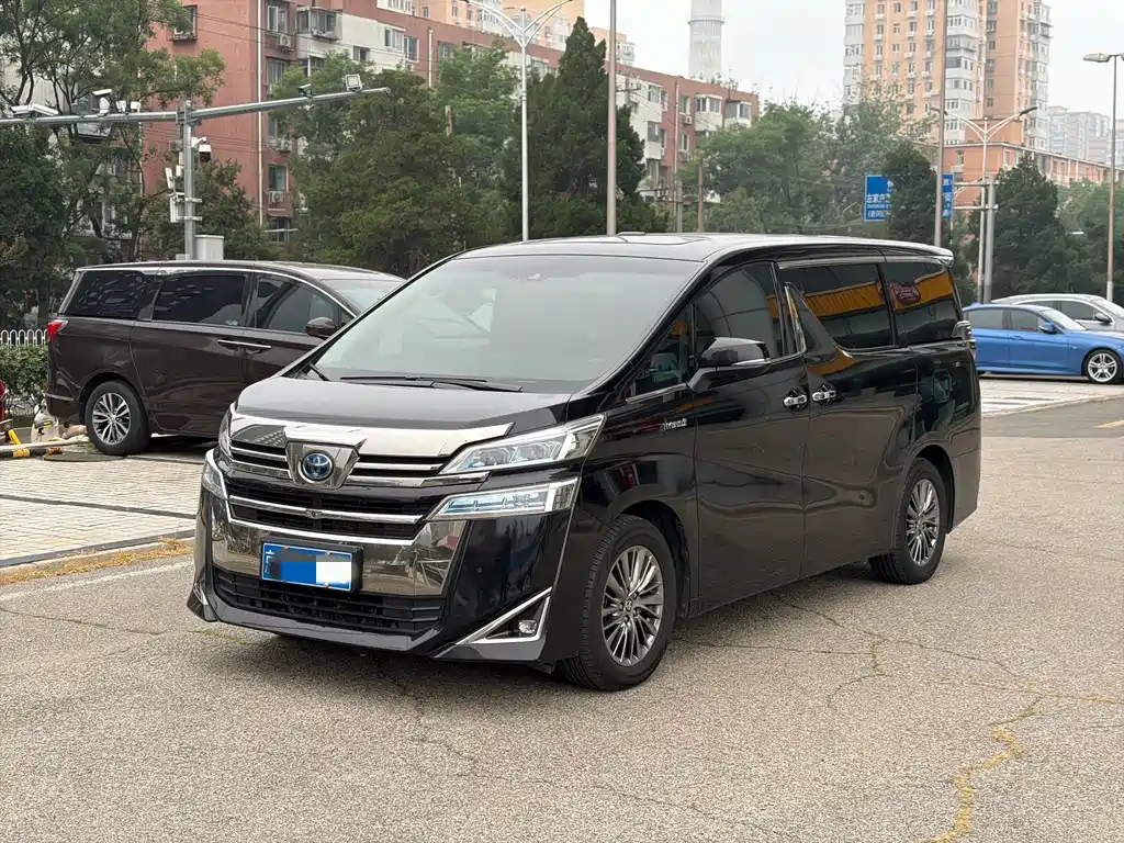 Vellfire Dual Engine 2.5 L HV Luxury