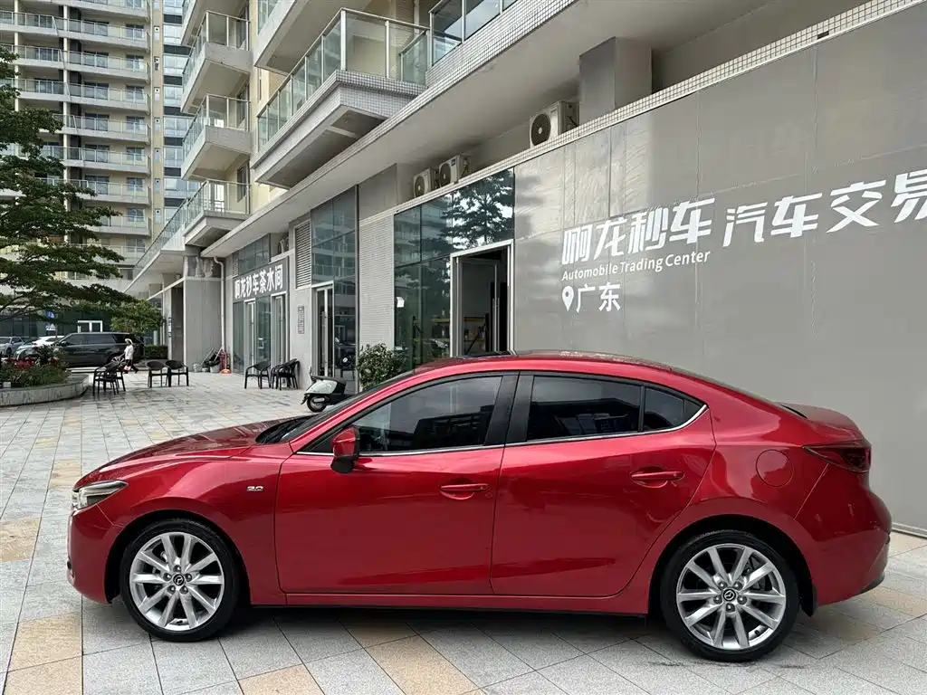Mazda 3 Axela Sedan 2.0 L Auto Distinguished CN-V