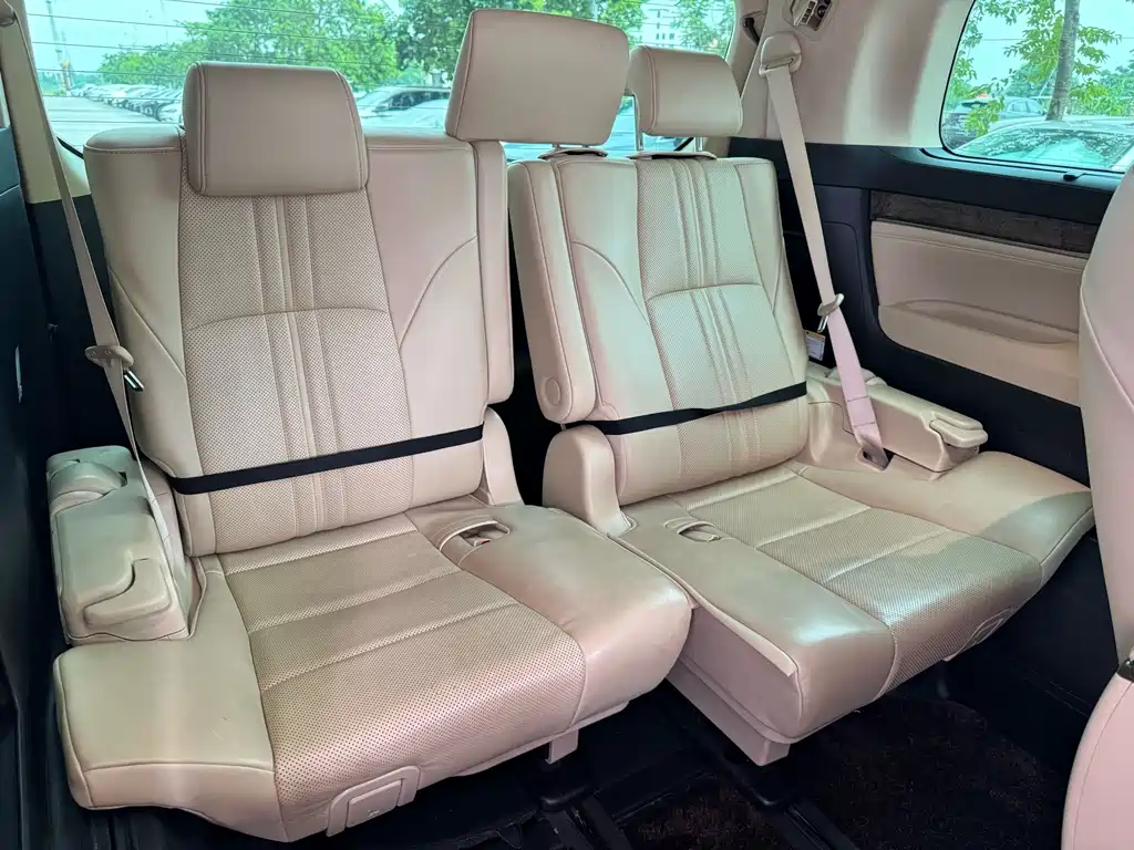 Vellfire Crown Dual Engine 2.5 L HV Supreme