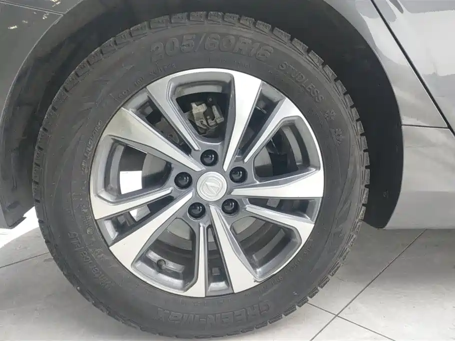 Eado Smooth Enjoyment PLUS Blue Whale NE 1.4 T GDI DCT Distinguished