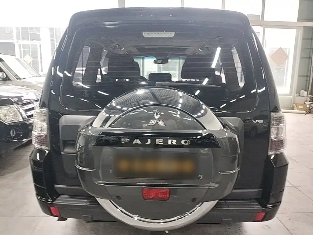 Pajero (Import) 3.0 L Auto Standard