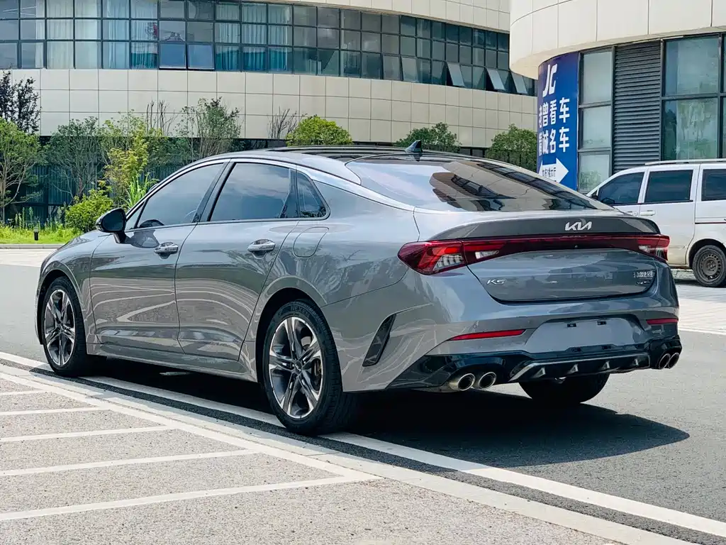 Kia K5 380 T GT-Line Refreshed