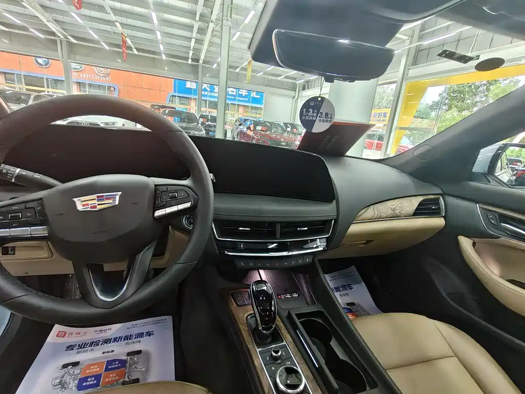Cadillac CT5 28 T Track Performance