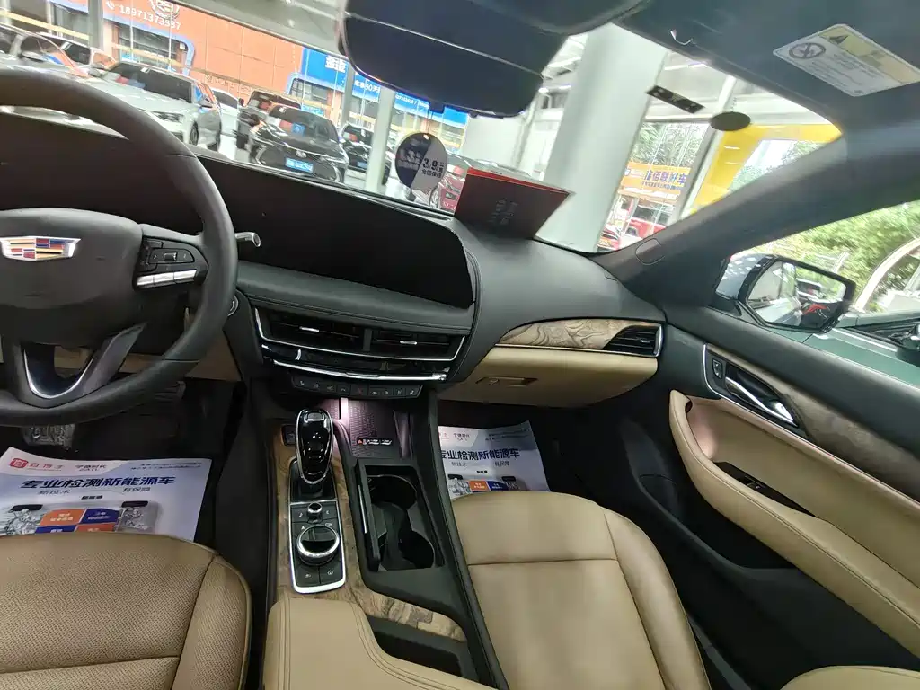 Cadillac CT5 28 T Track Performance