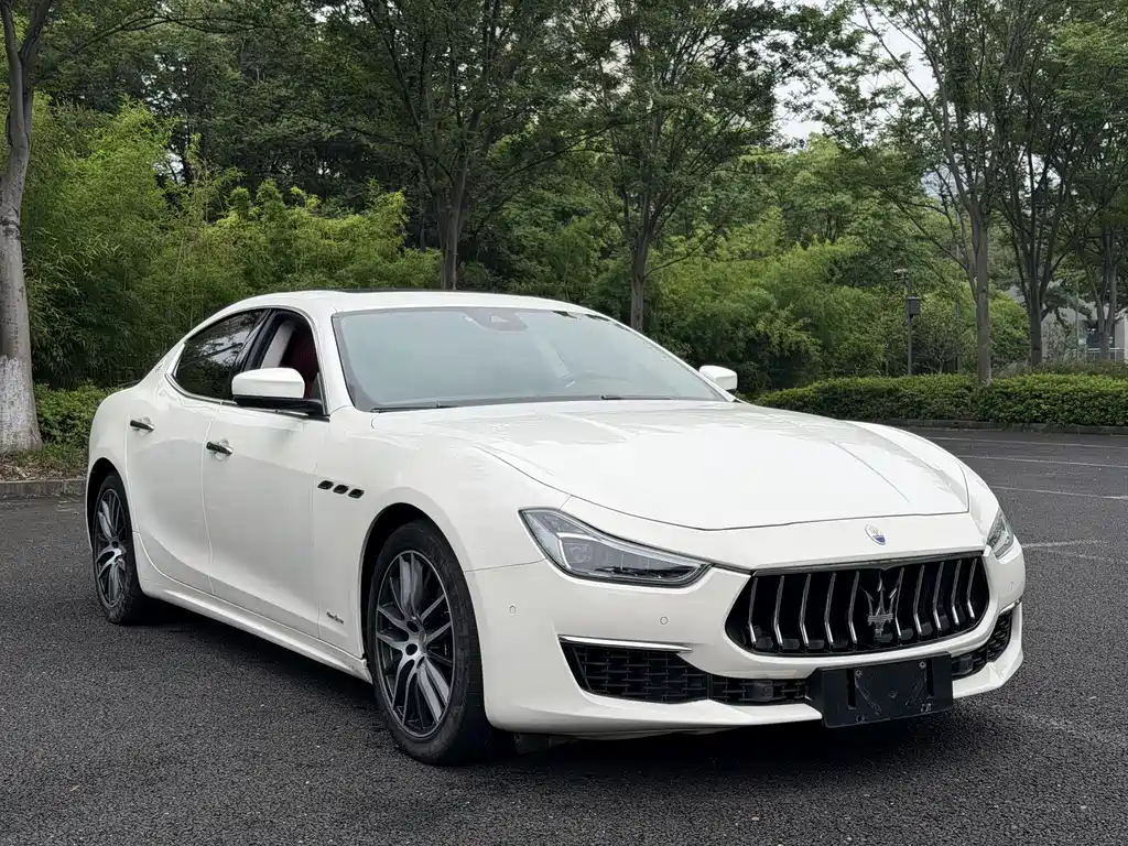 Ghibli 3.0 T Luxury CN-V