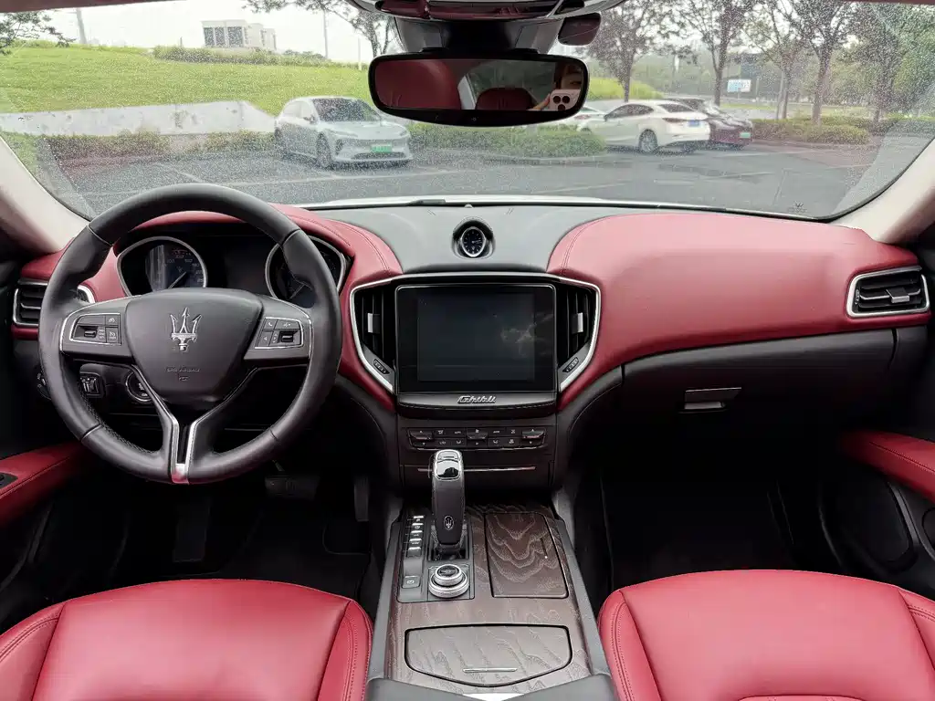 Ghibli 3.0 T Luxury CN-V